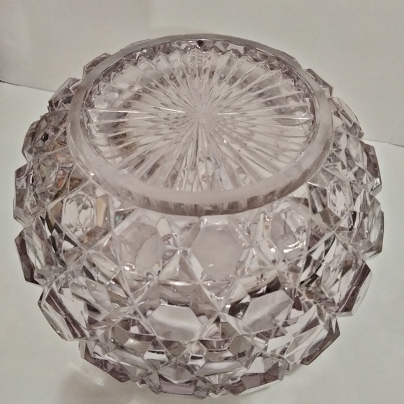 Round vase with beautiful details and color rose bowl heavy glass - Picture 6 of 9